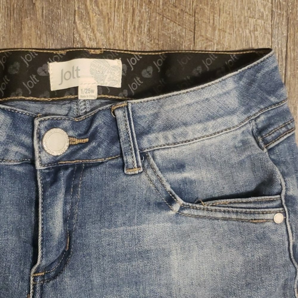 Distressed jeans - Picture 4 of 9